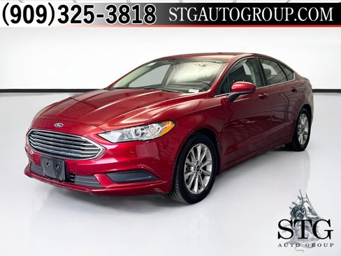 Used 2017 Ford Fusion SE w/ Fusion SE Technology Package image 1