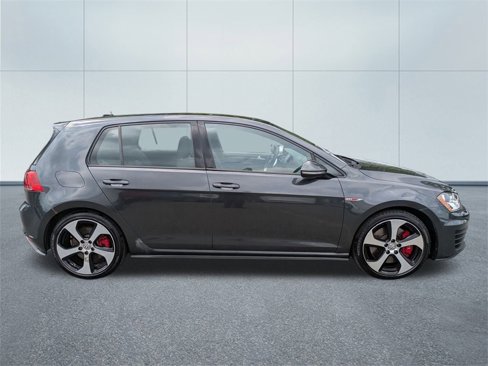 Used 2017 Volkswagen GTI SE image 2