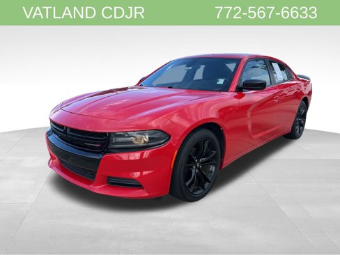 Used 2018 Dodge Charger SXT w/ Blacktop Package image 31