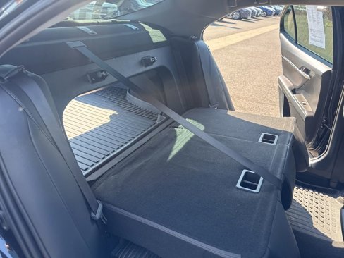 Used 2022 Toyota Camry SE image 18
