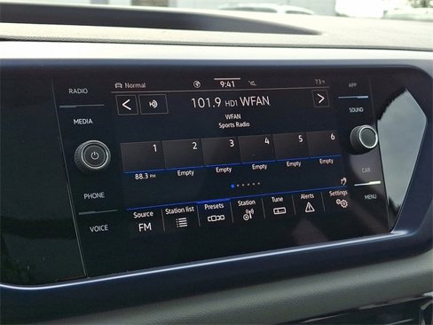 Used 2023 Volkswagen Taos SE w/ Panoramic Sunroof Package image 18