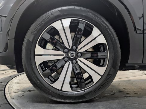 Used 2023 Volvo XC40 Recharge Core image 11