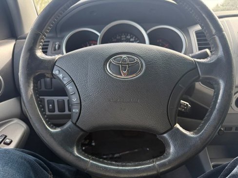 Used 2011 Toyota Tacoma 4x4 Access Cab image 10