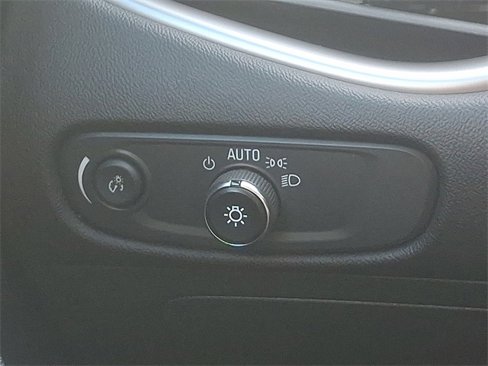 Used 2022 Chevrolet Malibu LT image 27