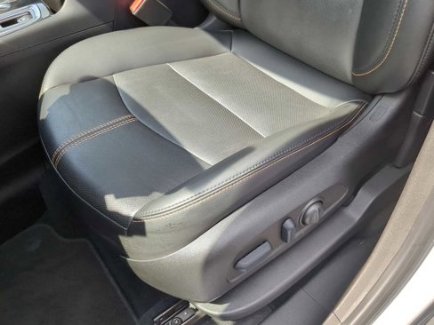Used 2022 Chevrolet Equinox Premier image 13
