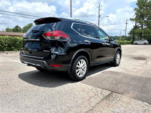 Used 2017 Nissan Rogue SV image 34