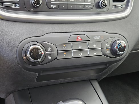 Used 2017 Kia Sorento L image 25