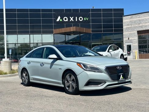 Used 2016 Hyundai Sonata Limited w/ Option Group 02 image 1