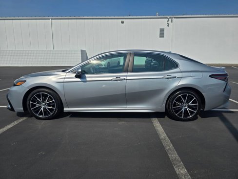 Used 2021 Toyota Camry SE image 7