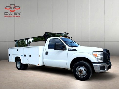 Used 2015 Ford F350 XL image 3