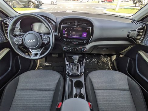 Used 2023 Kia Soul EX image 15
