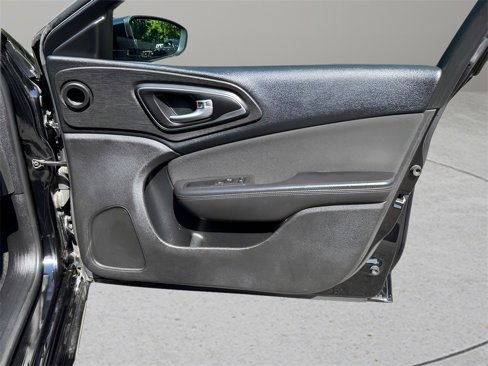 Used 2016 Chrysler 200 Limited image 28