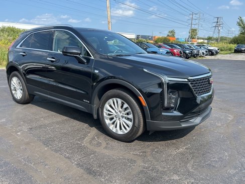 Certified 2024 Cadillac XT4 Luxury w/ Cold Weather Package image 1