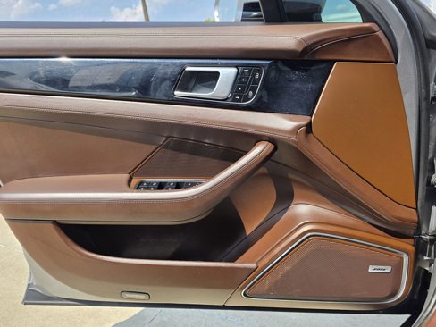 Used 2020 Porsche Panamera 4S image 22
