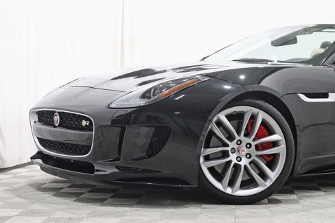 Used 2016 Jaguar F-TYPE R w/ Suedecloth Interior Pack image 4