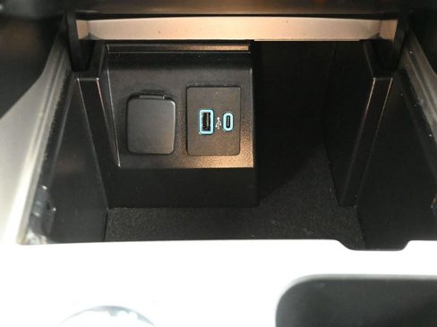 Used 2023 Ford Explorer XLT w/ Equipment Group 202A image 21