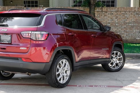 Used 2022 Jeep Compass Latitude image 17