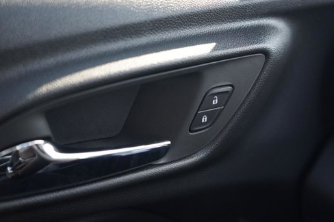 New 2025 Chevrolet Trax RS image 19