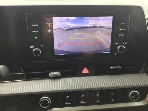 Used 2023 Kia Sportage LX image 9