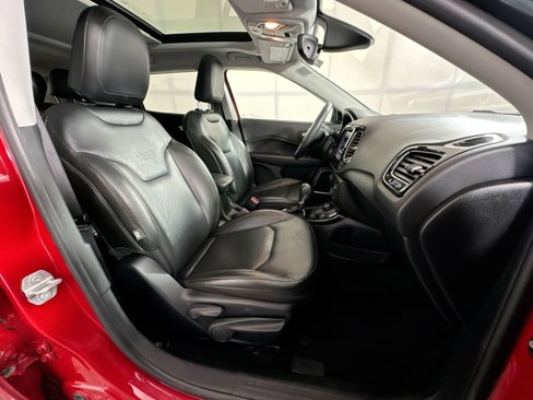 Used 2018 Jeep Compass Limited w/ Navigation Group image 25