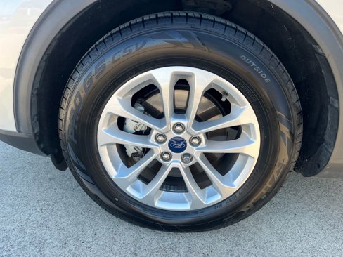 Used 2020 Ford Escape SE image 30
