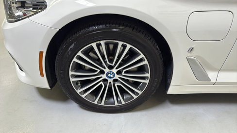 Used 2019 BMW 530e w/ Convenience Package image 30