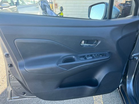 Used 2023 Nissan Versa SV image 20
