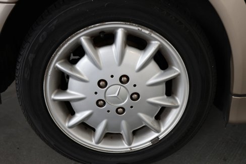 Used 2000 Mercedes-Benz E 320 Sedan image 26