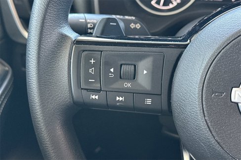 Used 2023 Nissan Rogue SV image 33
