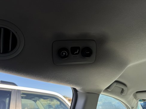 Used 2011 Toyota Sienna LE image 7