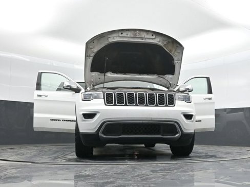 Used 2018 Jeep Grand Cherokee Limited image 48