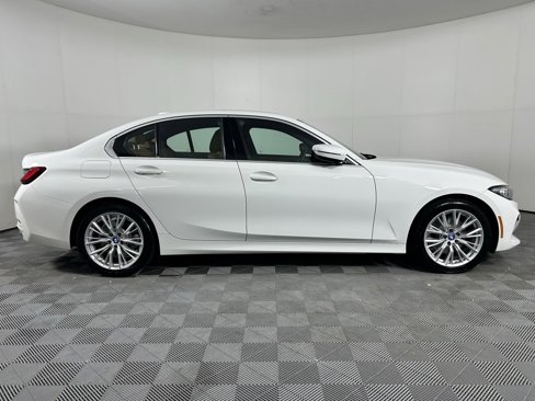 Used 2024 BMW 330e image 6