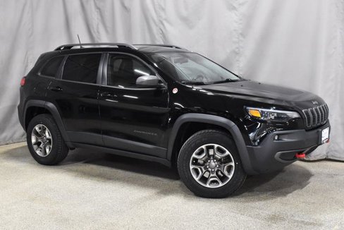 Used 2019 Jeep Cherokee Trailhawk image 3