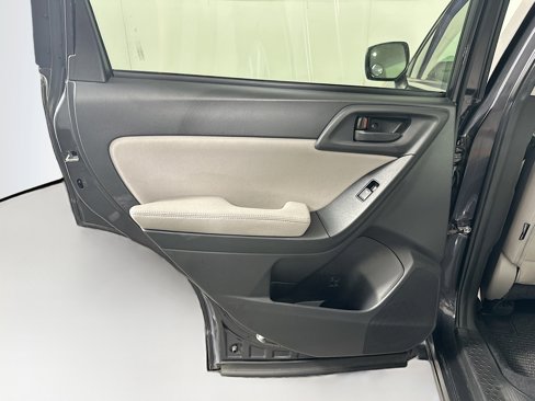 Used 2015 Subaru Forester 2.5i Premium image 25