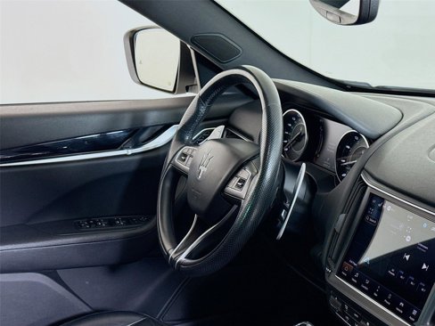 Used 2023 Maserati Levante Modena image 31