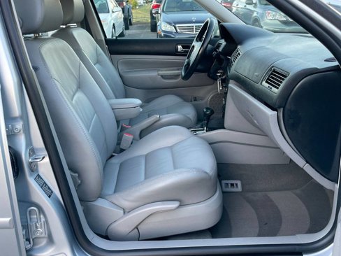 Used 2002 Volkswagen Jetta GLS image 8