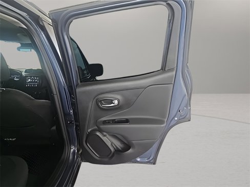 Used 2022 Jeep Renegade Latitude image 21