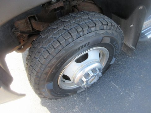 Used 2002 Chevrolet Silverado 3500 LS w/ Electrical Convenience Pkg image 11