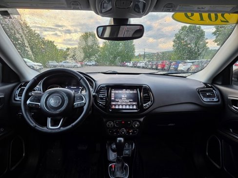 Used 2019 Jeep Compass Limited image 18