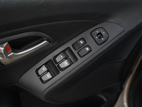 Used 2013 Hyundai Tucson GLS image 18