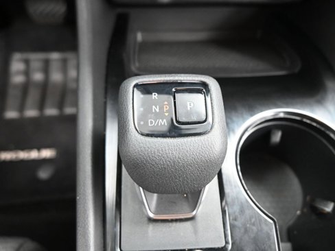 Used 2022 Nissan Rogue SV image 17