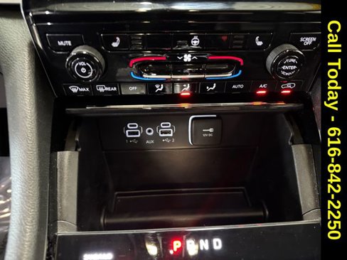 Used 2023 Jeep Grand Cherokee Limited image 13