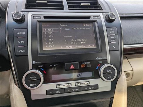 Used 2014 Toyota Camry XLE image 12
