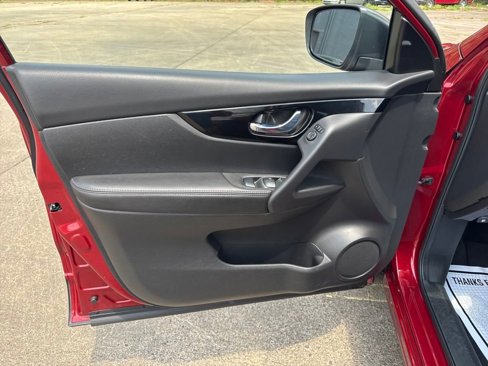Certified 2020 Nissan Rogue Sport SV image 10
