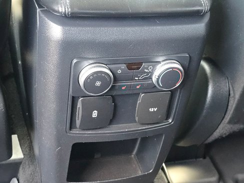 Used 2020 Ford Explorer XLT w/ Comfort Package image 28