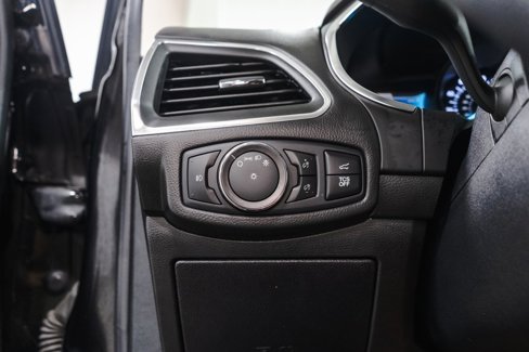 Used 2021 Ford Edge Titanium image 21