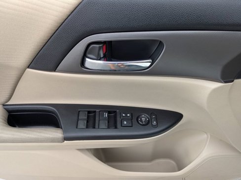 Used 2015 Honda Accord LX image 17