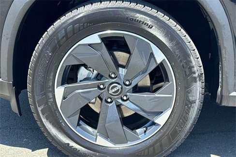 Used 2024 Nissan Rogue SV image 45