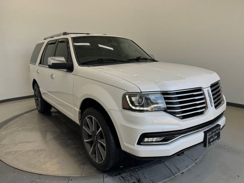 Used 2016 Lincoln Navigator Reserve image 1