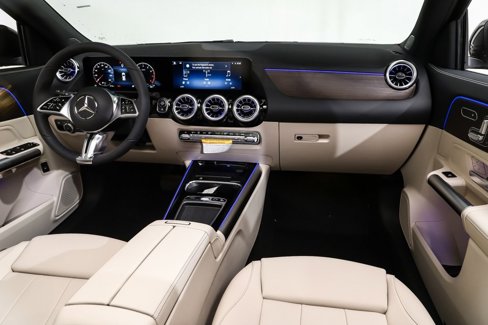 New 2025 Mercedes-Benz GLA 250 4MATIC image 8
